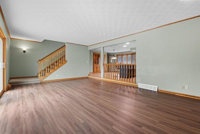 W2855 SCHMALZ CIRCLE, Appleton, WI 54915