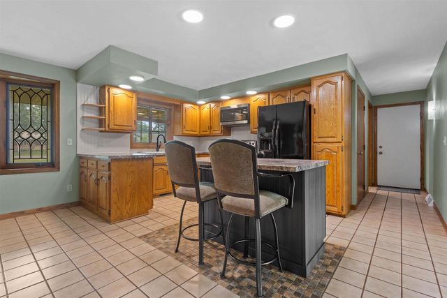 W2855 SCHMALZ CIRCLE, Appleton, WI 54915