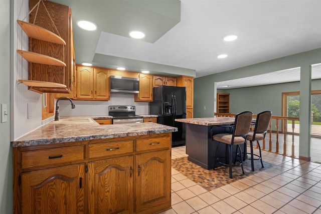 W2855 SCHMALZ CIRCLE, Appleton, WI 54915