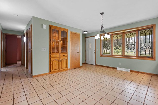 W2855 SCHMALZ CIRCLE, Appleton, WI 54915