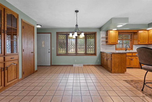 W2855 SCHMALZ CIRCLE, Appleton, WI 54915
