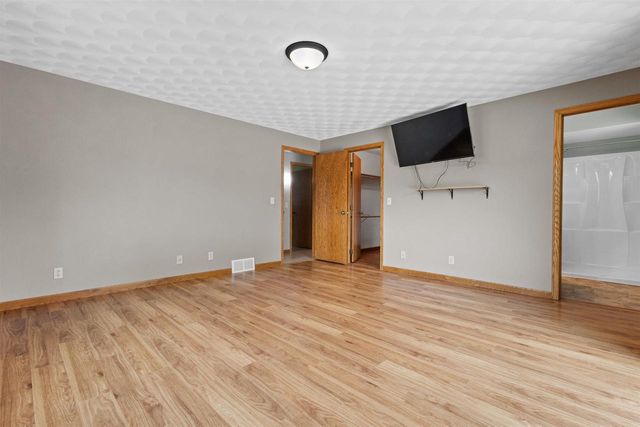 W2855 SCHMALZ CIRCLE, Appleton, WI 54915