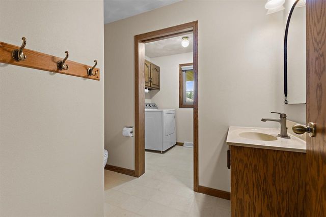 W2855 SCHMALZ CIRCLE, Appleton, WI 54915