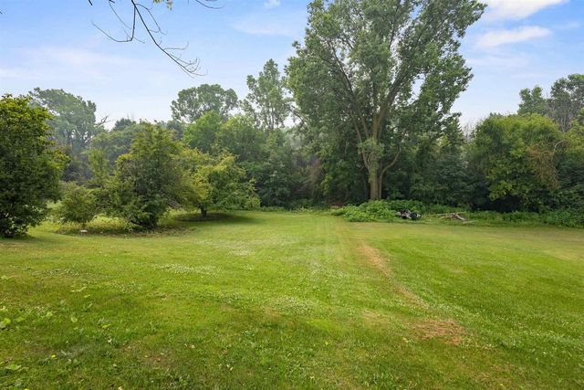 W2855 SCHMALZ CIRCLE, Appleton, WI 54915