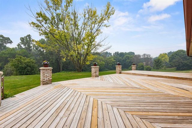 W2855 SCHMALZ CIRCLE, Appleton, WI 54915