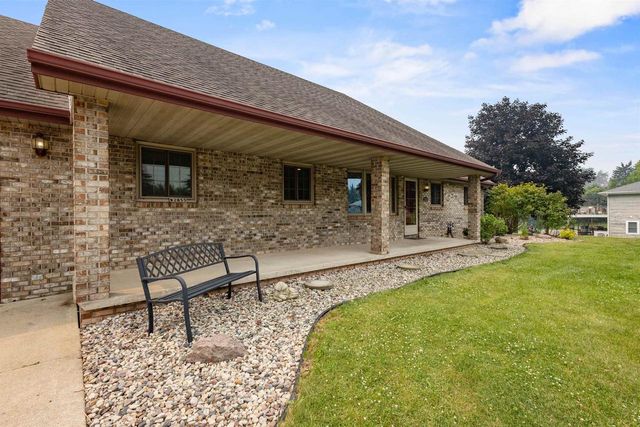 W2855 SCHMALZ CIRCLE, Appleton, WI 54915