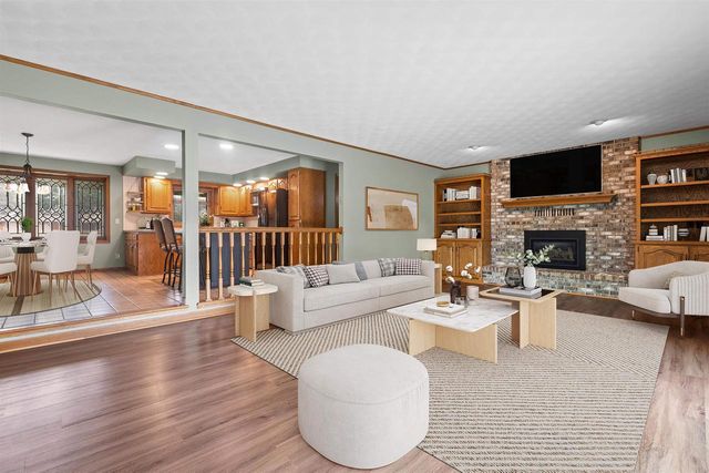 W2855 SCHMALZ CIRCLE, Appleton, WI 54915