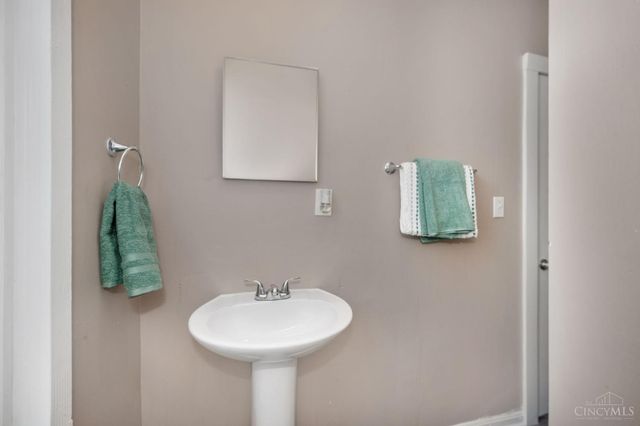 2124 Sherman Avenue, Middletown, OH 45044