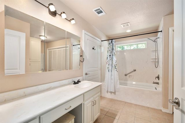 176 Seaside Drive, Gun Barrel City, TX 75156