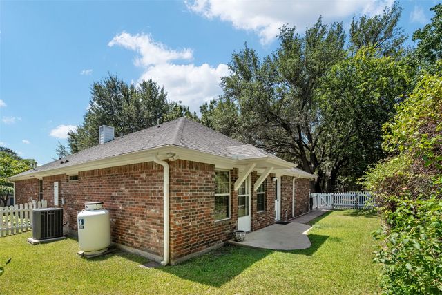 176 Seaside Drive, Gun Barrel City, TX 75156