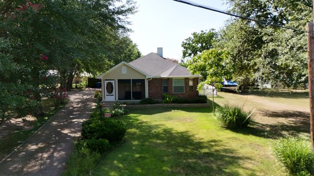 176 Seaside Drive, Gun Barrel City, TX 75156