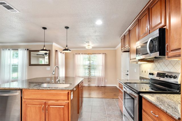 176 Seaside Drive, Gun Barrel City, TX 75156
