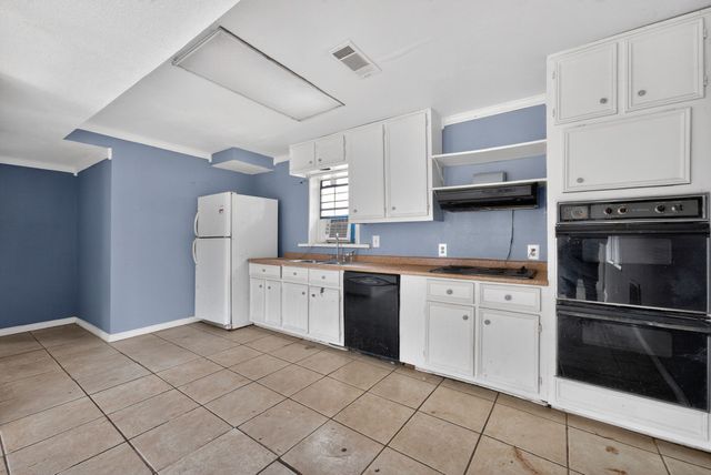 124 Seaside Drive, Gun Barrel City, TX 75156