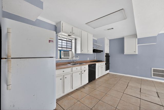 124 Seaside Drive, Gun Barrel City, TX 75156