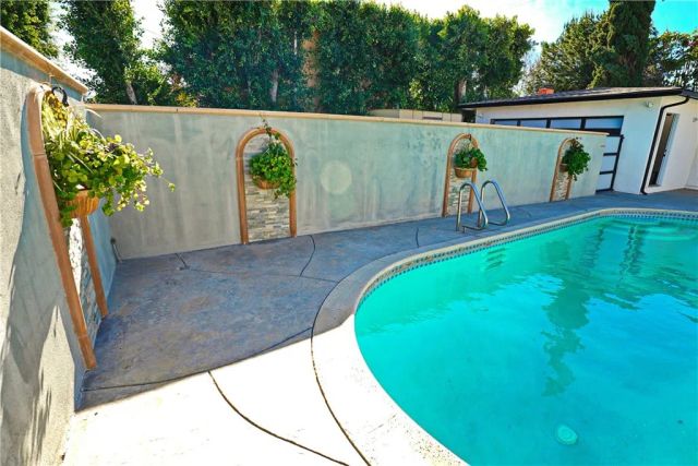 11622 Balboa Boulevard, Granada Hills, CA 91344