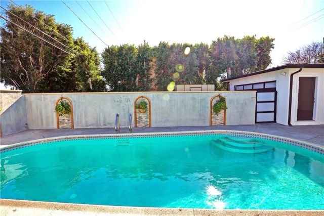 11622 Balboa Boulevard, Granada Hills, CA 91344