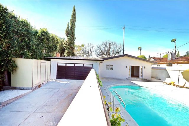11622 Balboa Boulevard, Granada Hills, CA 91344