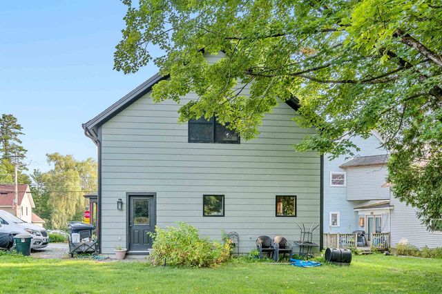 9 Brooklyn Street, Morristown, VT 05661