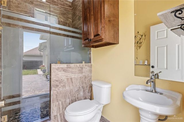 717 W 27th Street, Mission, TX 78574
