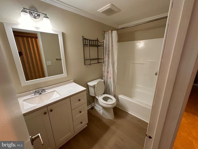 123 BICKEL CT, Sterling, VA 20165