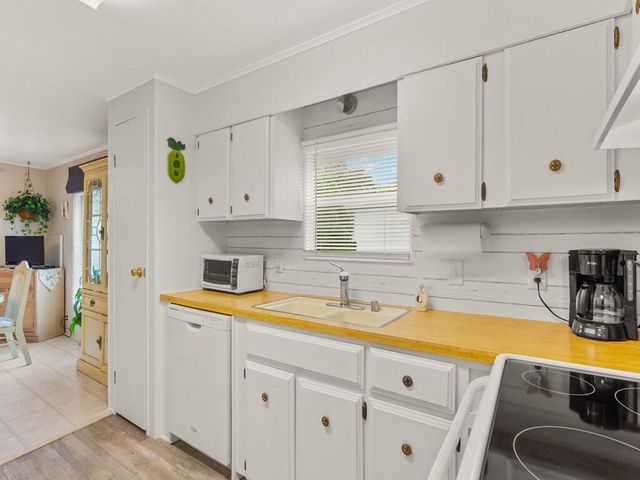 61 E Caribbean, Port St. Lucie, FL 34952