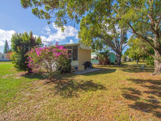 61 E Caribbean, Port St. Lucie, FL 34952