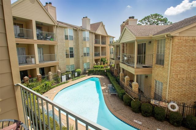 12550 Whittington Dr 814, Houston, TX 77077