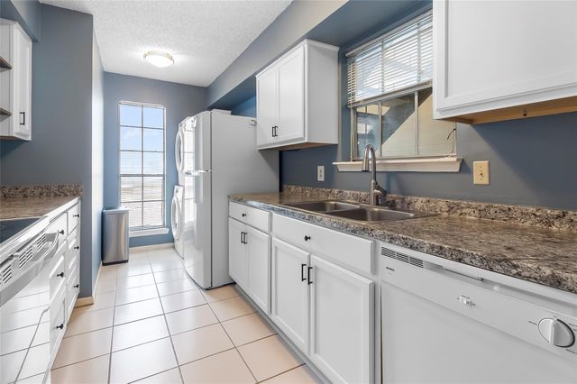12550 Whittington Dr 814, Houston, TX 77077