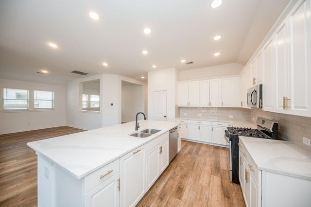 42514 Summer Crest Road, Magnolia, TX 77354