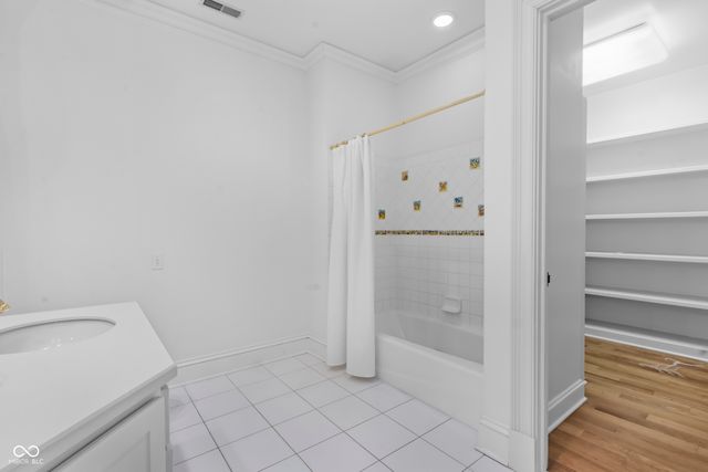 7946 Mill Stream Circle, Indianapolis, IN 46278
