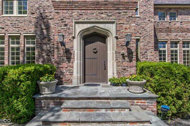 7946 Mill Stream Circle, Indianapolis, IN 46278