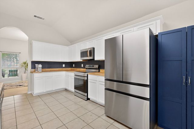 704 Shady Meadow Lane, Glenn Heights, TX 75154