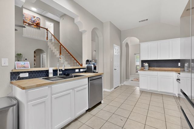 704 Shady Meadow Lane, Glenn Heights, TX 75154