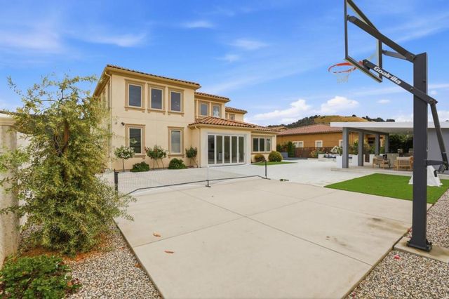 18665 Corte Arcangel, Morgan Hill, CA 95037