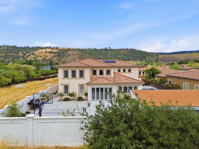 18665 Corte Arcangel, Morgan Hill, CA 95037