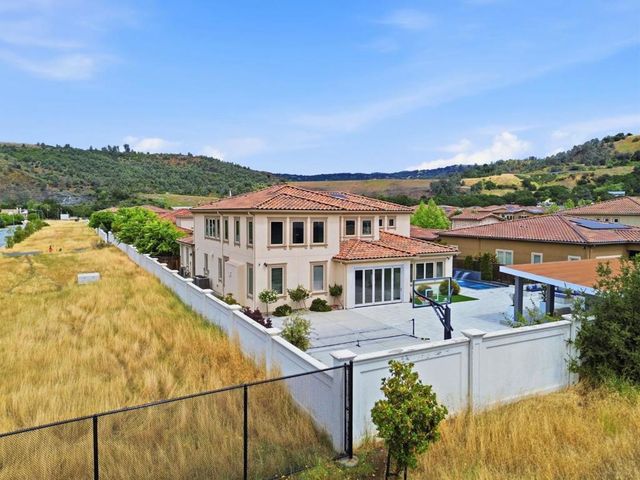 18665 Corte Arcangel, Morgan Hill, CA 95037