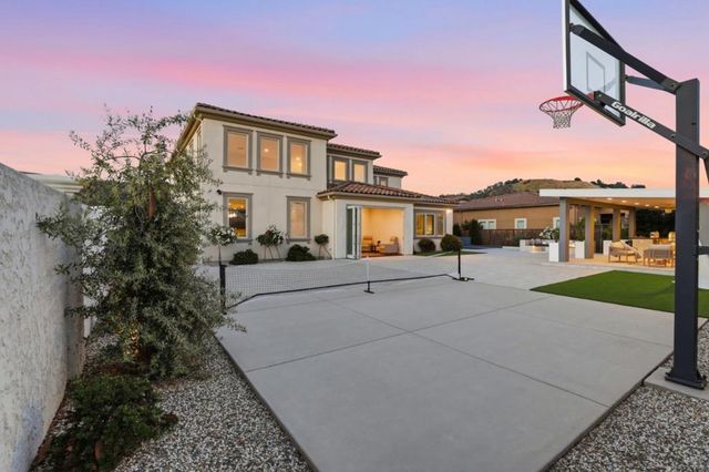 18665 Corte Arcangel, Morgan Hill, CA 95037