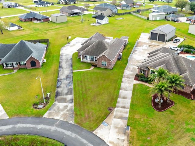 225 Chase Dr, Bourg, LA 70343