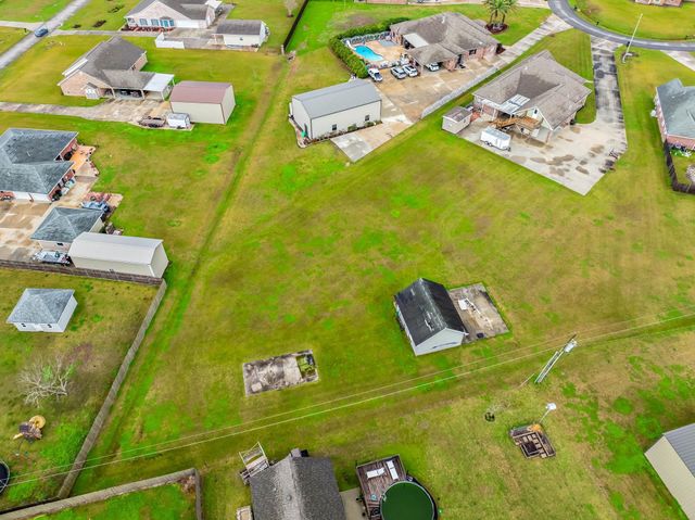 225 Chase Dr, Bourg, LA 70343