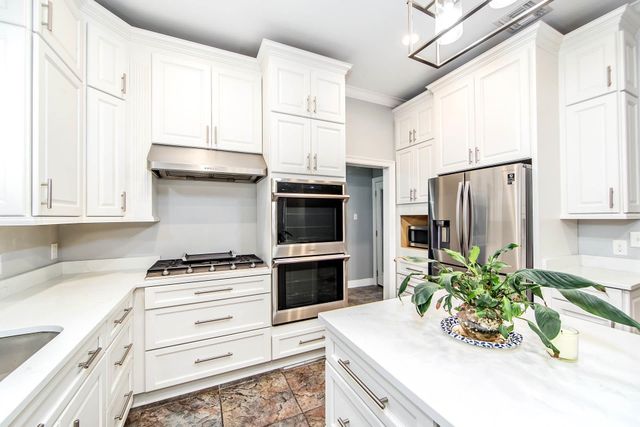 225 Chase Dr, Bourg, LA 70343