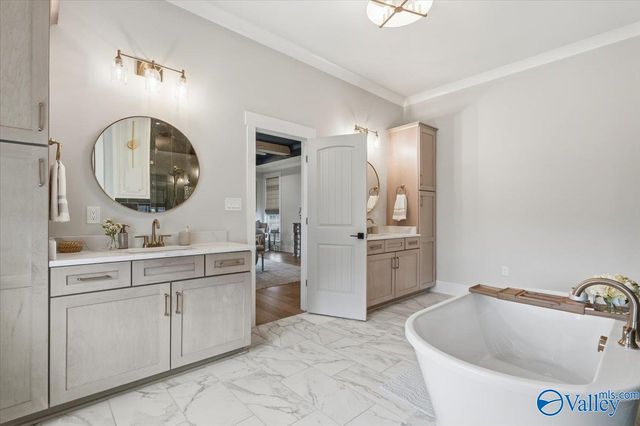 369 Kendallwood Drive, Meridianville, AL 35759