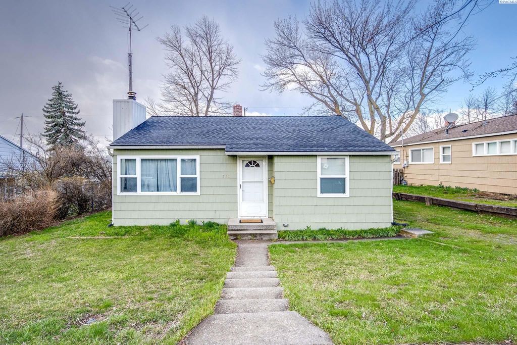 715 NW Fisk St, Pullman, WA 99163
