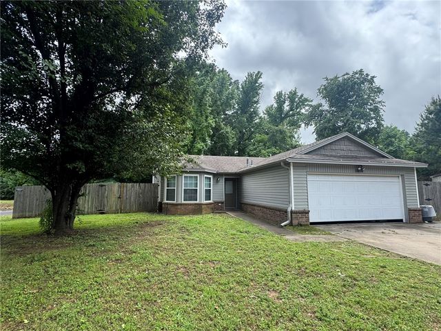 1010 E 23rd Street, Russellville, AR 72802