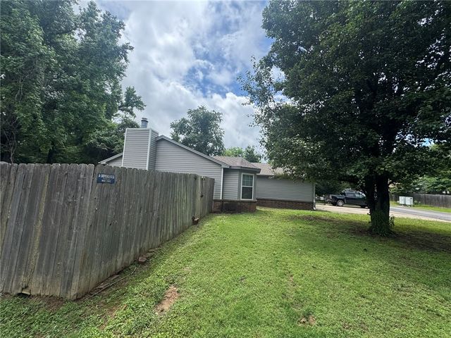 1010 E 23rd Street, Russellville, AR 72802