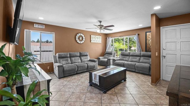1161 N Rose St, Escondido, CA 92027