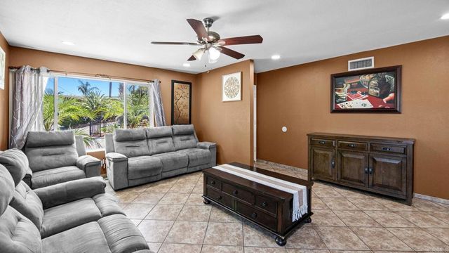 1161 N Rose St, Escondido, CA 92027