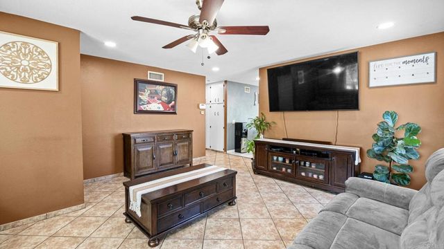 1161 N Rose St, Escondido, CA 92027