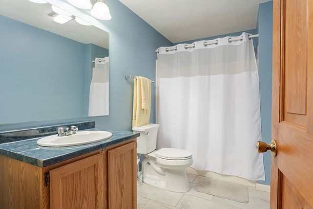 703 Brookhaven Ln 703, Woonsocket, RI 02895