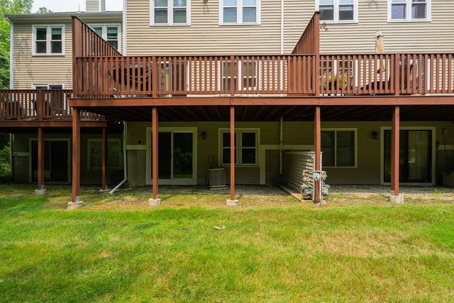703 Brookhaven Ln 703, Woonsocket, RI 02895