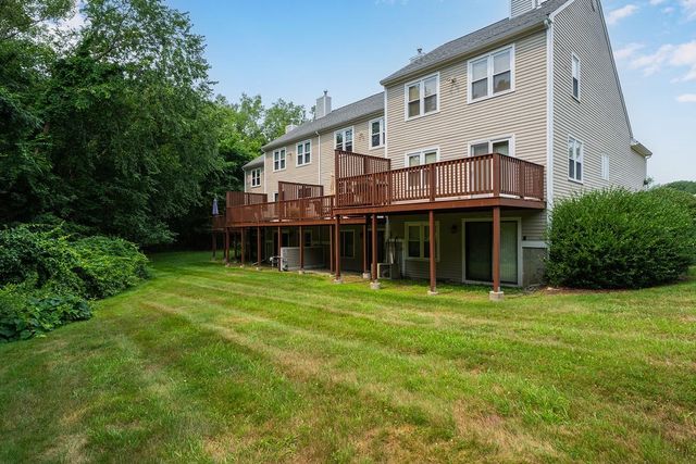 703 Brookhaven Ln 703, Woonsocket, RI 02895